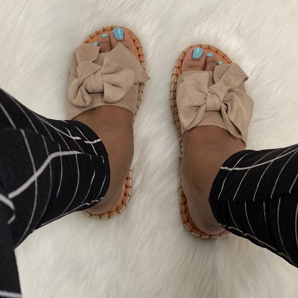 Taupe bow sandal - Picture 4 of 6